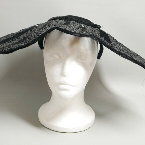 VTG Black Velvet and Lace Hat Rhinestones Wide Brim Saucer Cocktail - Picture 8 of 9